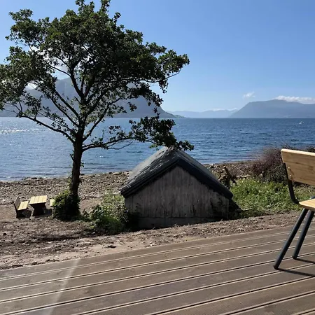 Fjord Retreat - Fjord Panorama With Private Sauna Hundeidvik