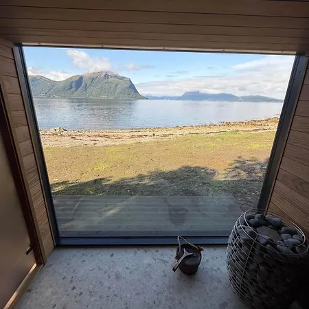 Hébergement de vacances Fjord Panorama With Sauna Availible Hundeidvik